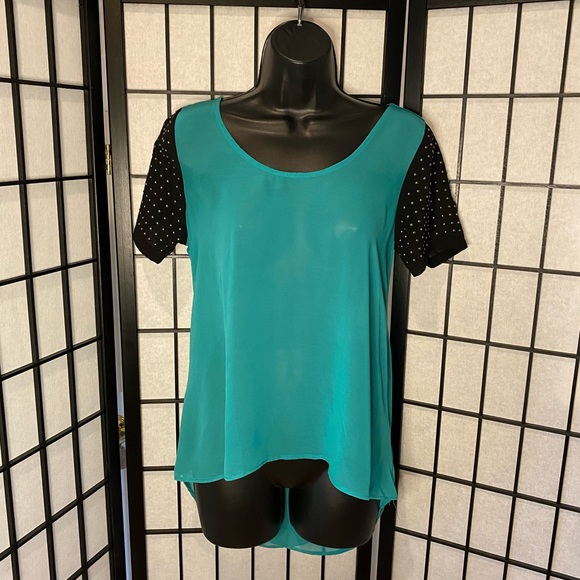 Chiffon open back blouse - Picture 6 of 7